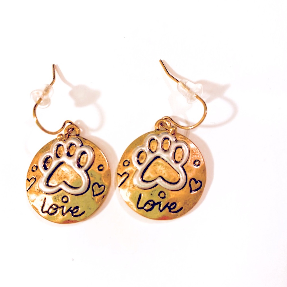 NWT Disc Earrings with Paw